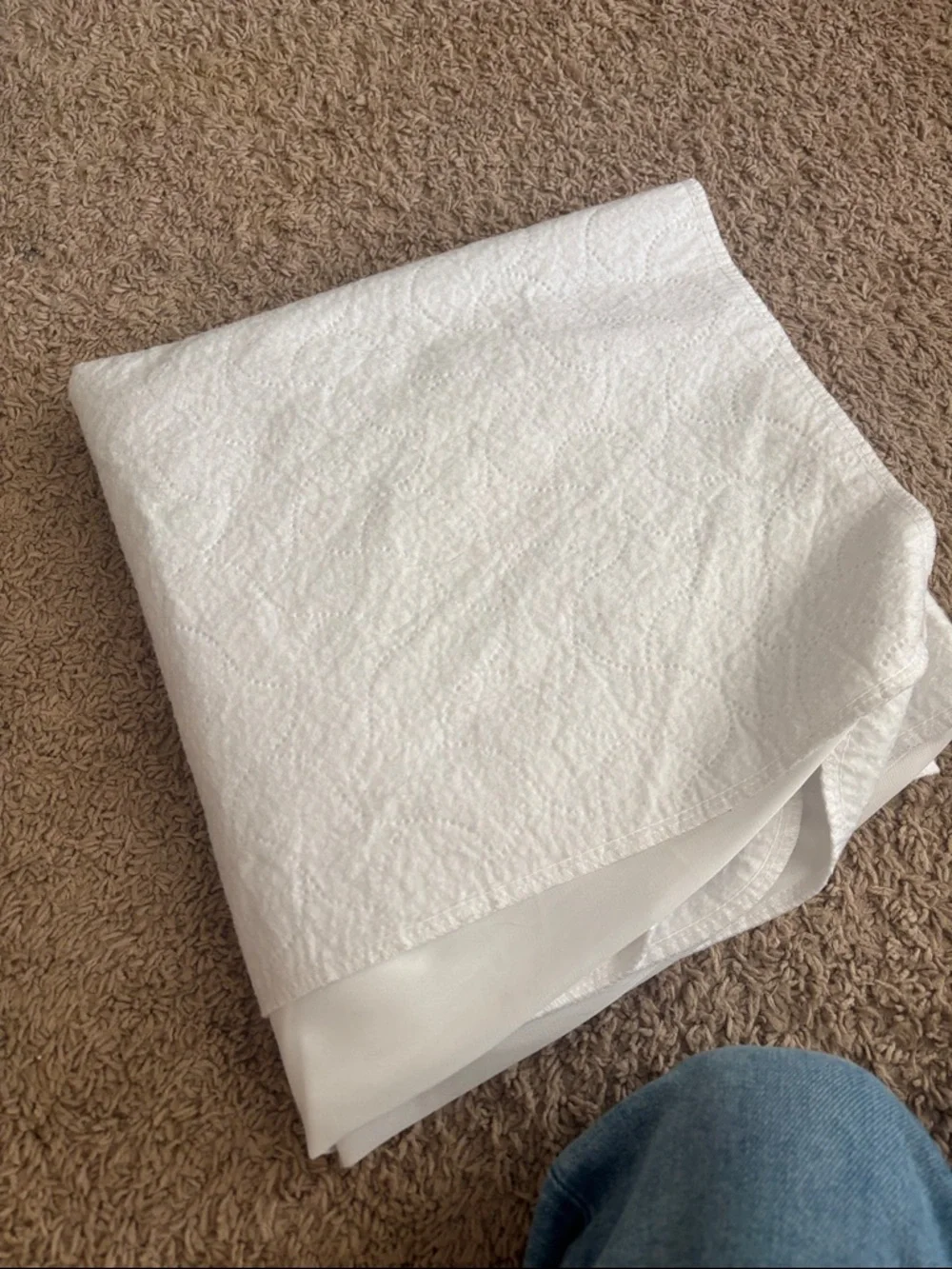 Quilted White Mattress Protector with Waterproof Backing-toddler bed /crib NWOT